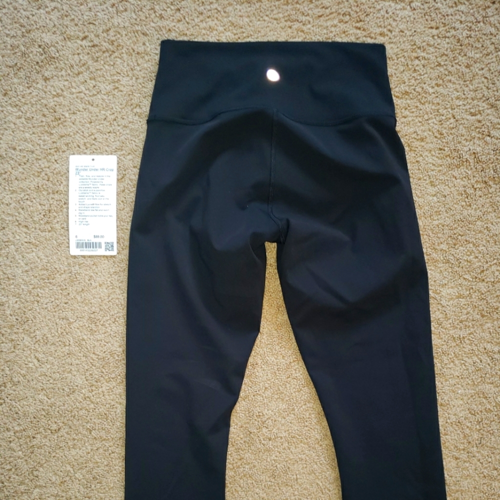 Size 6 Black Lululemon Wunder Under HR Crop 23" leggings
